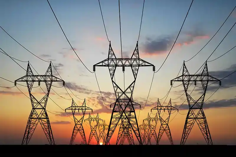 Deregulated electric transmission lines distributing clean solar energy across regional utility grids