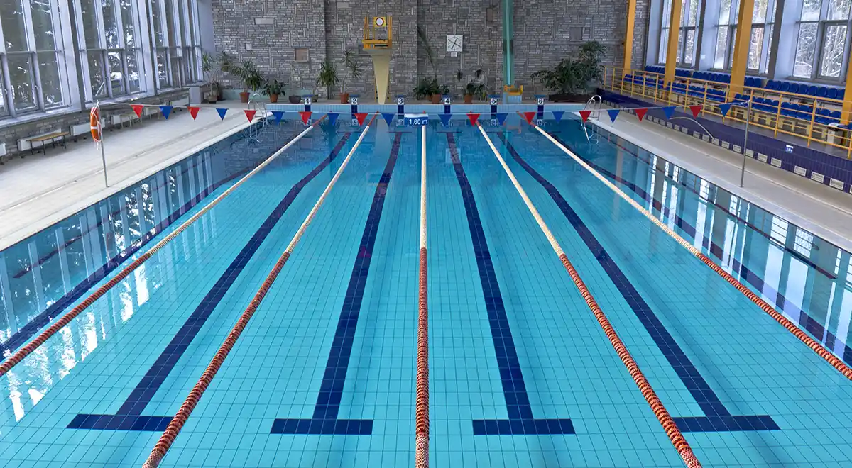 Commercial indoor aquatic and swim school facility